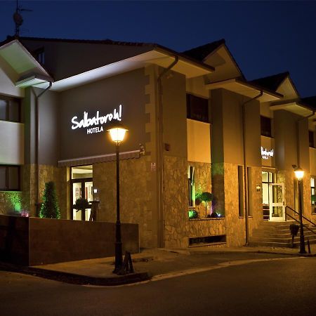 Hotel Salbatoreh Beasain Εξωτερικό φωτογραφία